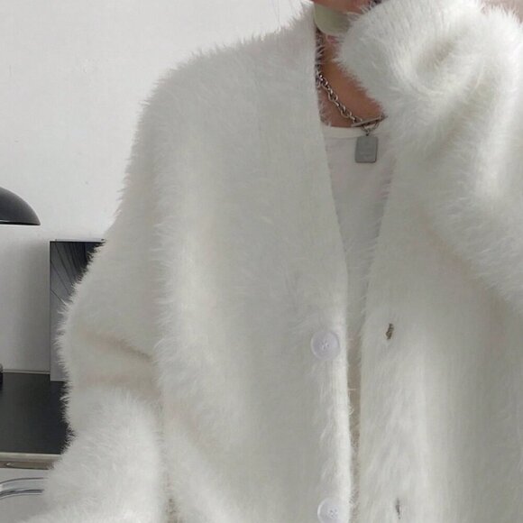 White Elegant Women's Drop Shoulder Faux Fur Cardigan - Picture 4 of 4